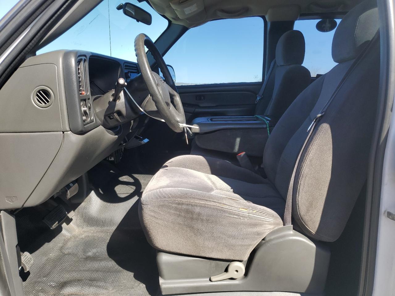 2006 Chevrolet Silverado - Image 7
