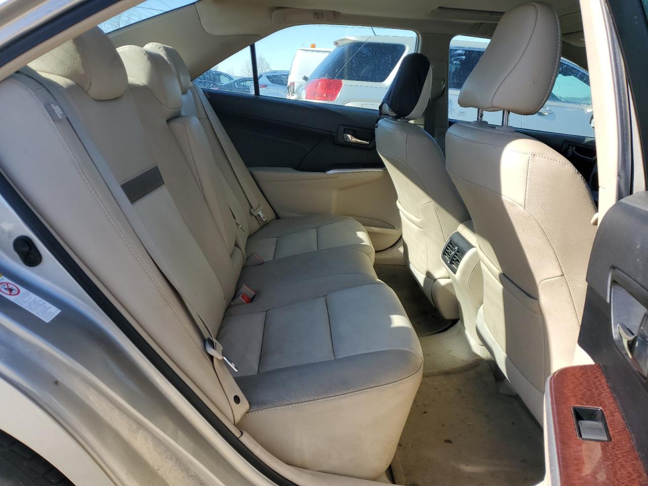 2014 Toyota Camry - Image 11
