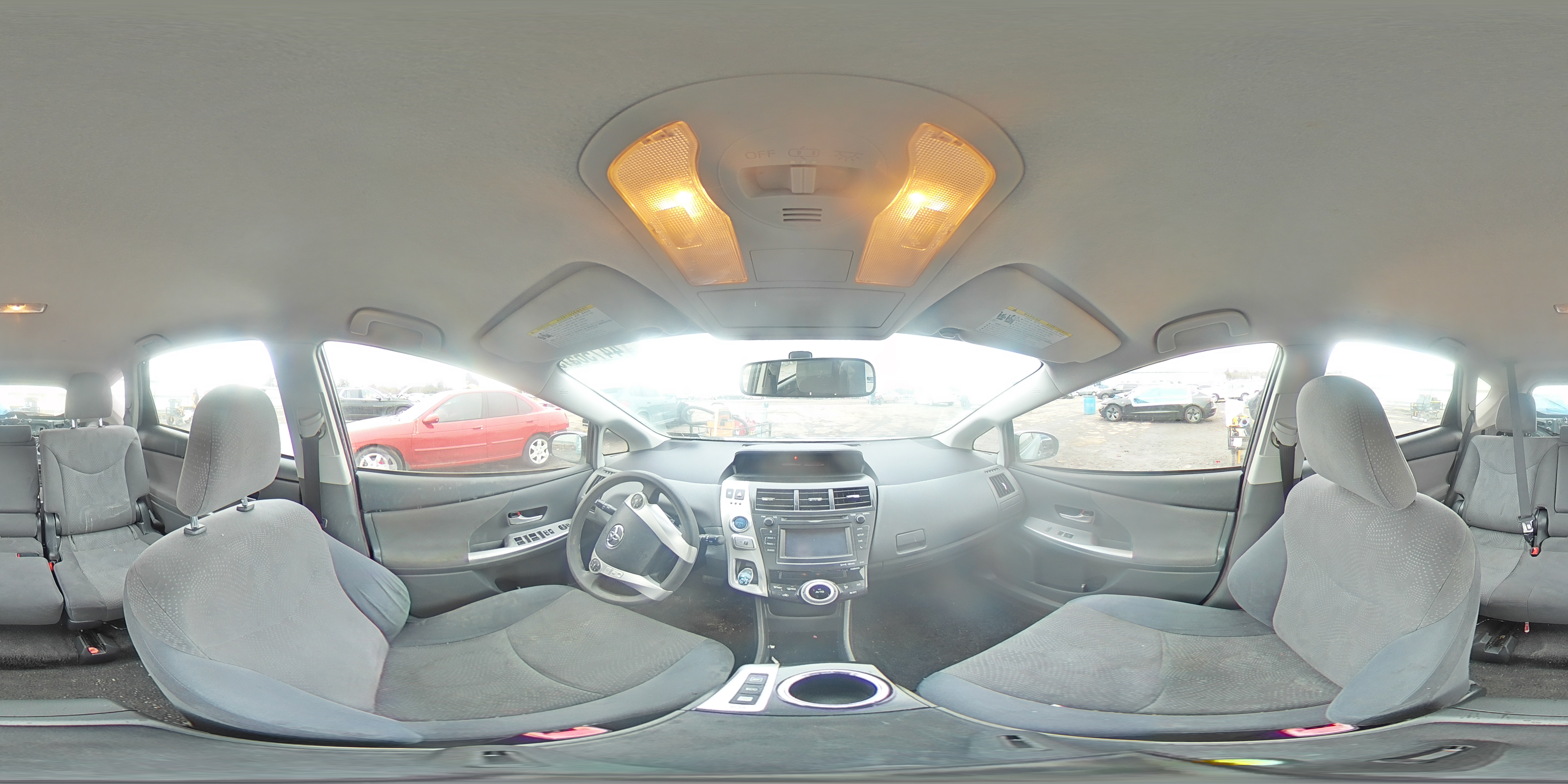 2014 Toyota Prius - Image 12