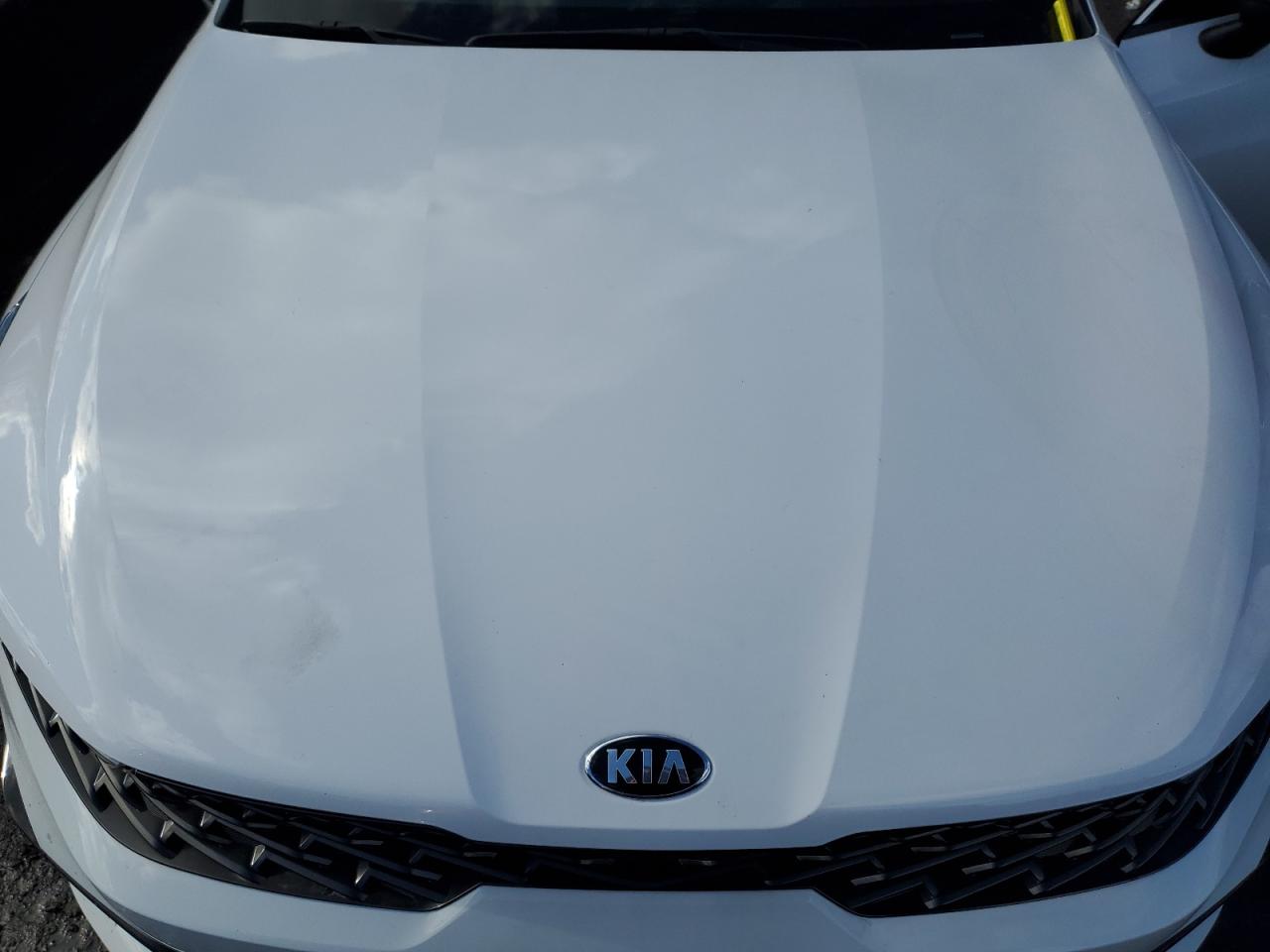 2021 Kia K5 - Image 11