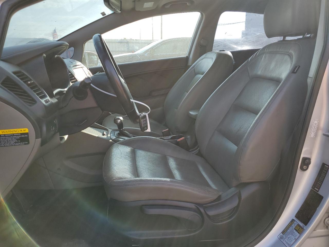 2016 Kia Forte - Image 7