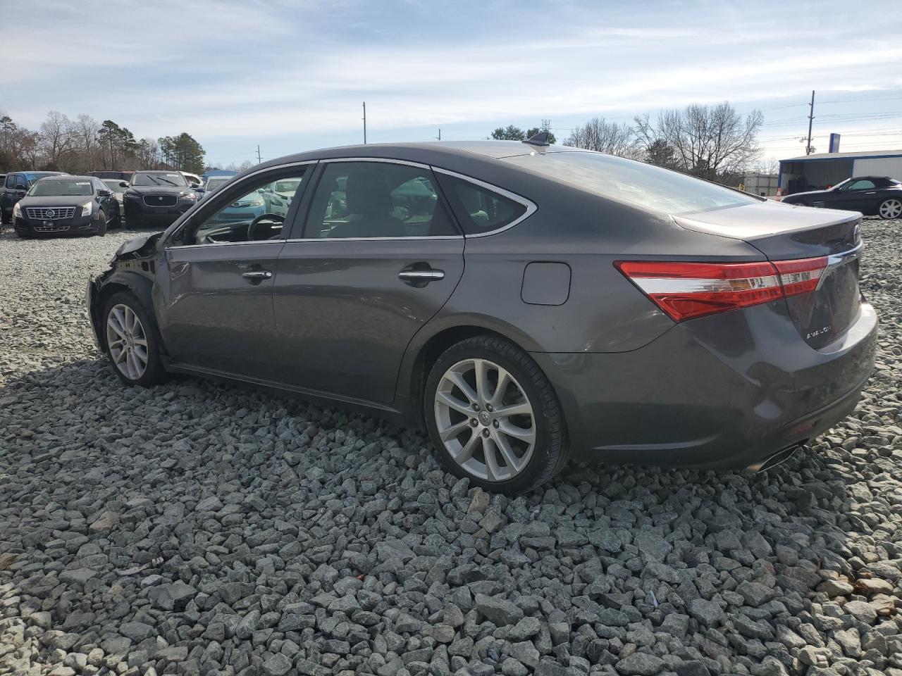 2014 Toyota Avalon - Image 2