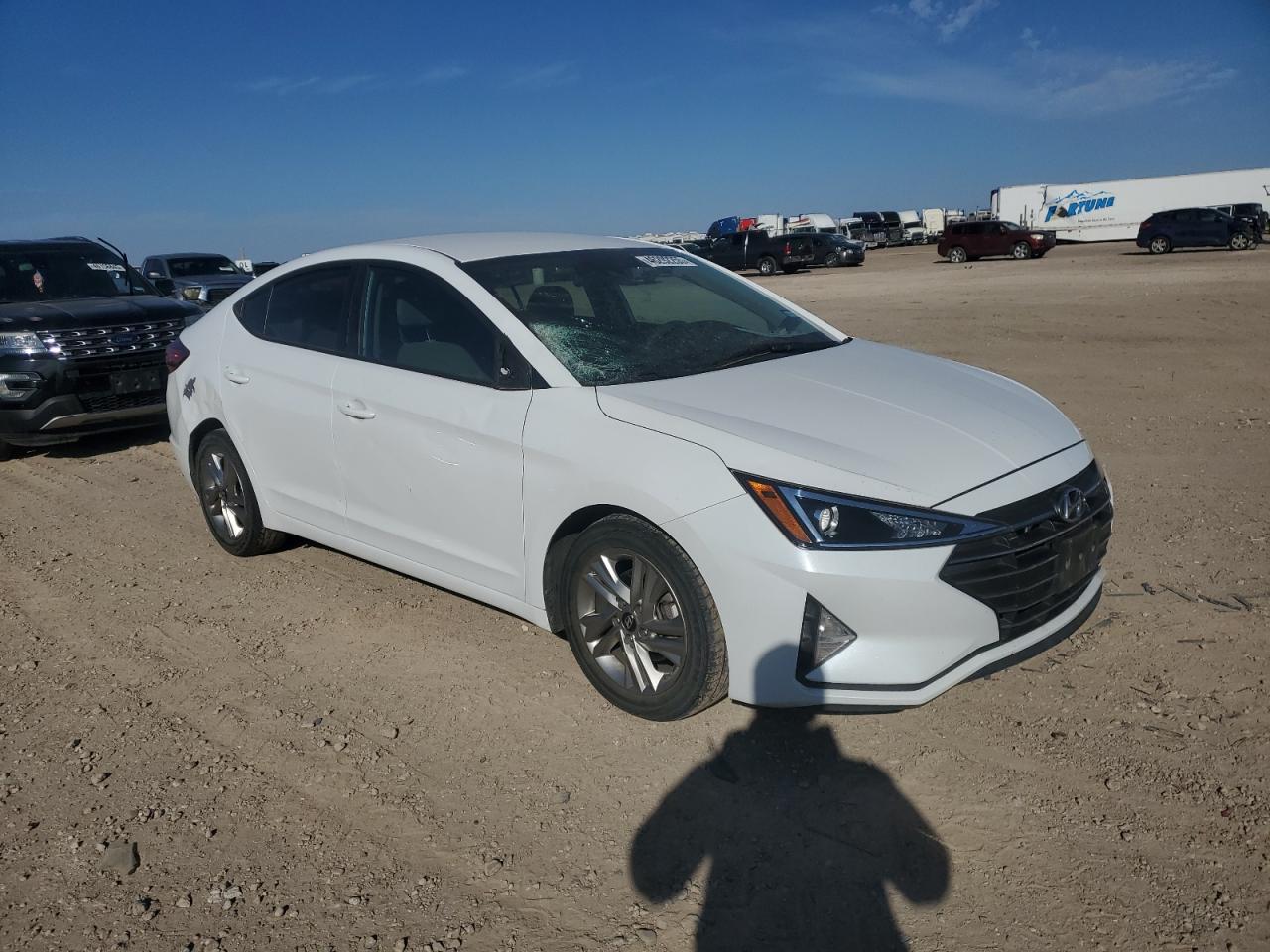 2019 Hyundai Elantra - Image 4
