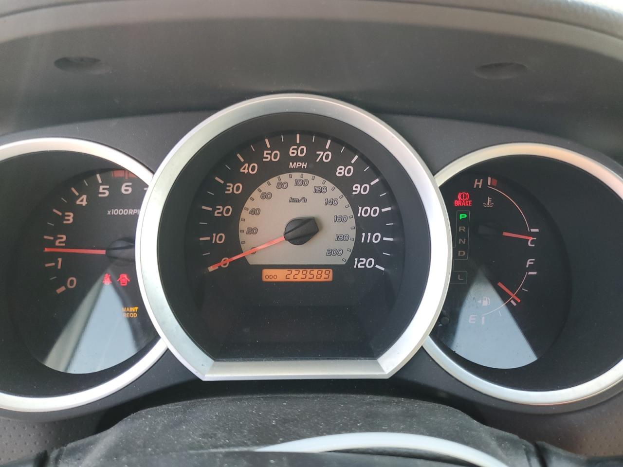 2005 Toyota Tacoma - Image 9