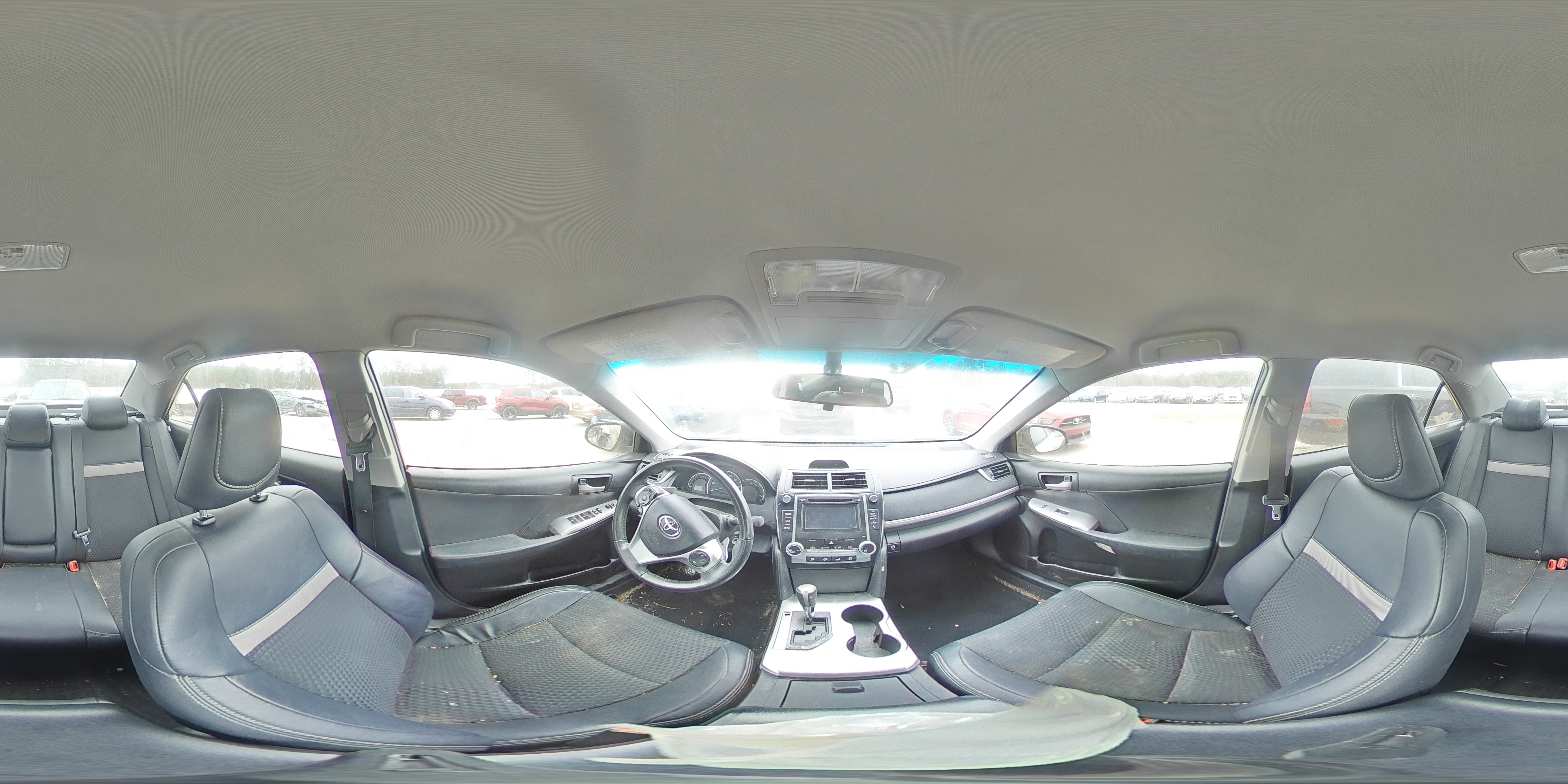 2014 Toyota Camry - Image 12