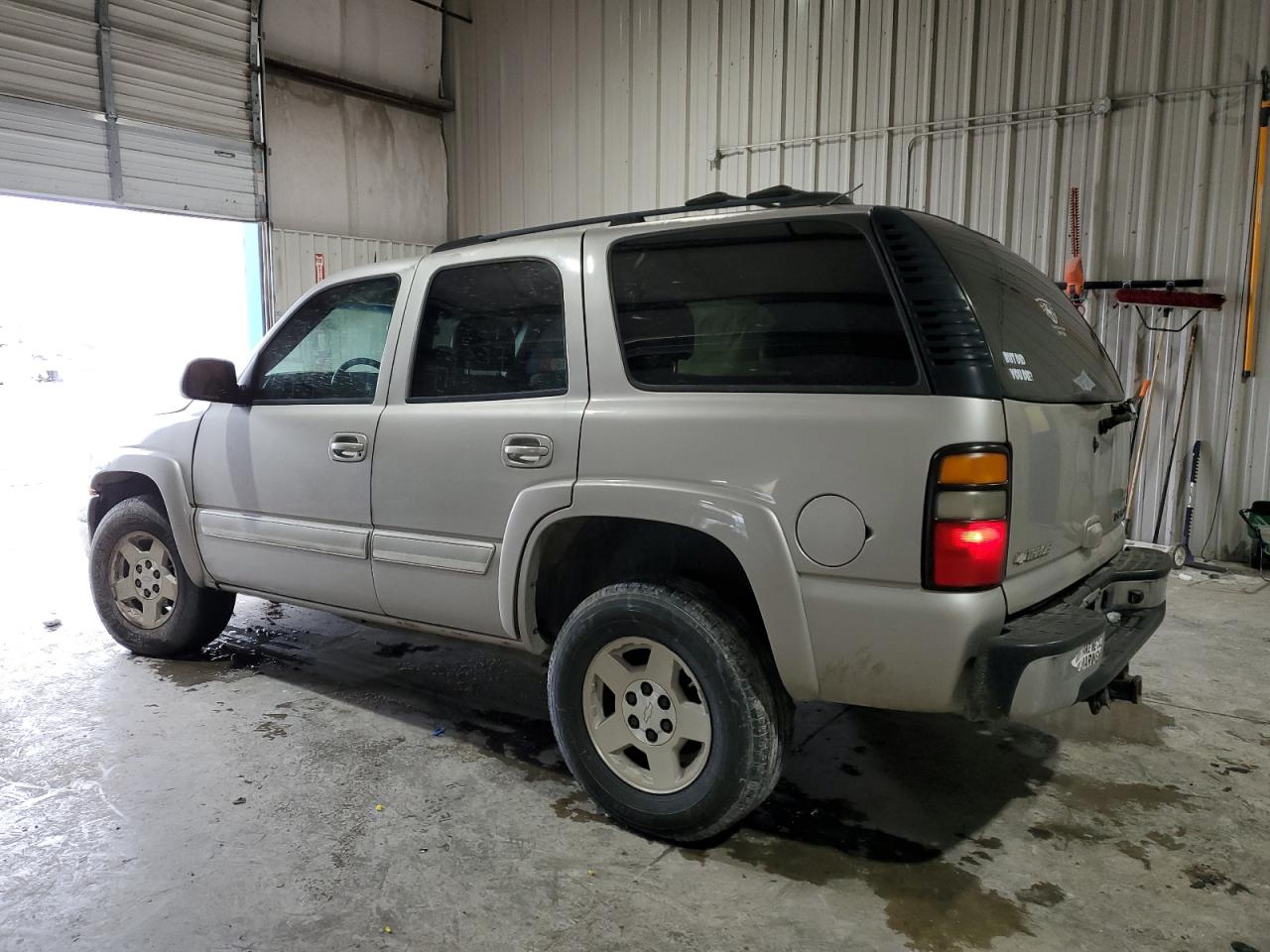 2005 Chevrolet Tahoe - Image 2