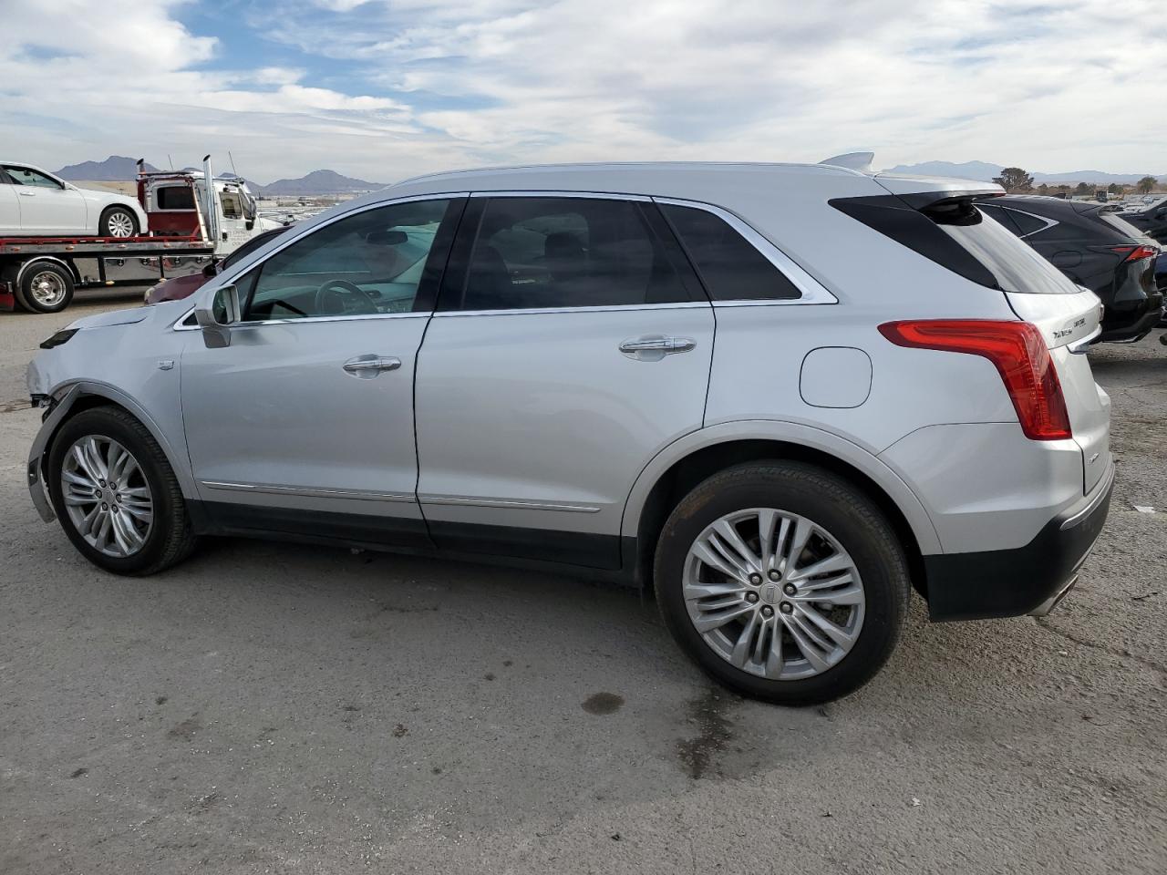 2018 Cadillac XT5 - Image 2