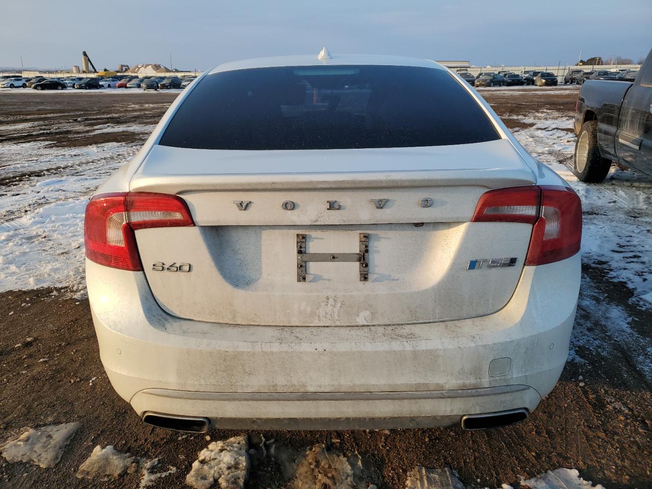 2017 Volvo S60 - Image 6