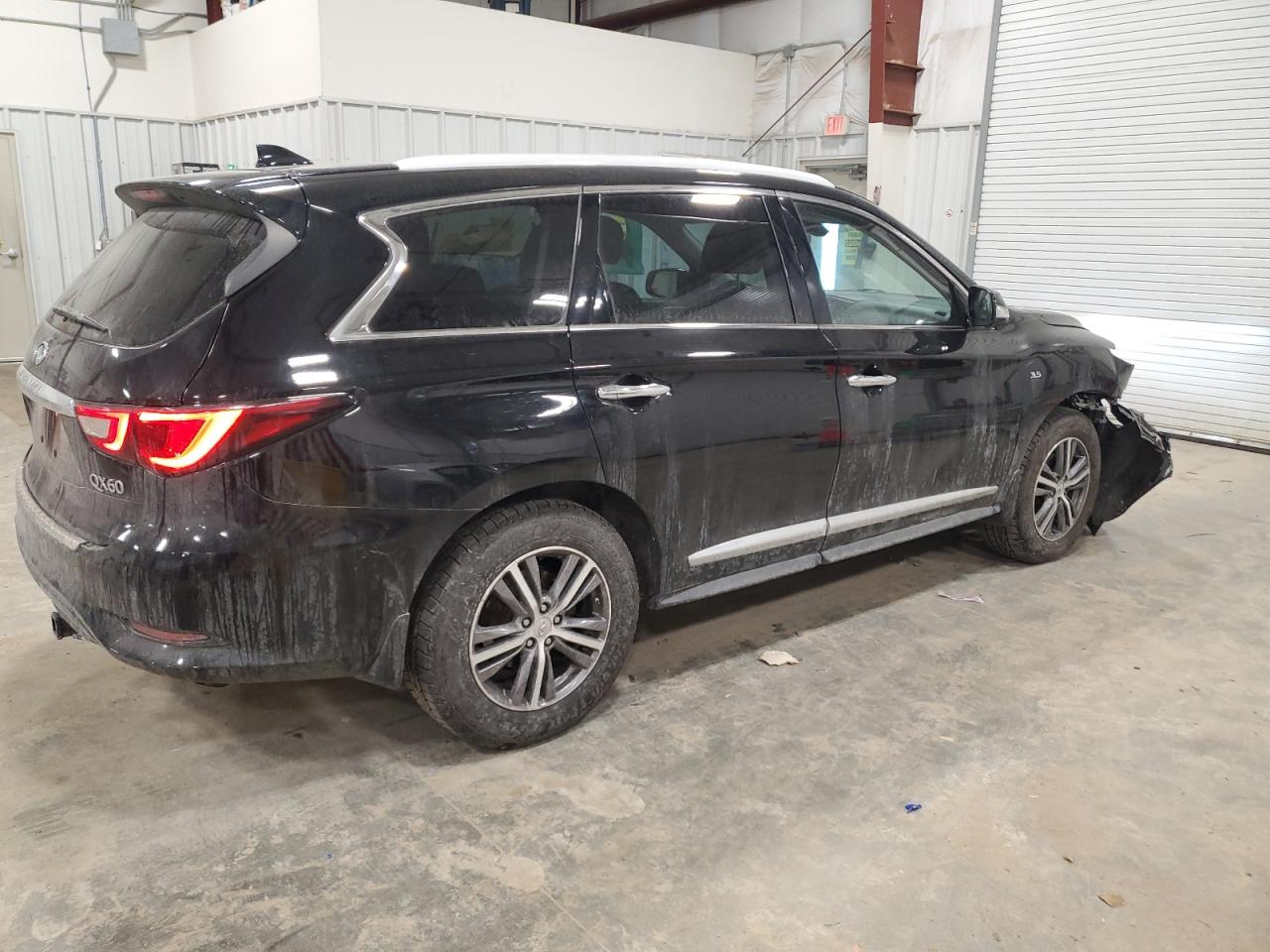 2017 Infiniti QX60 - Image 3