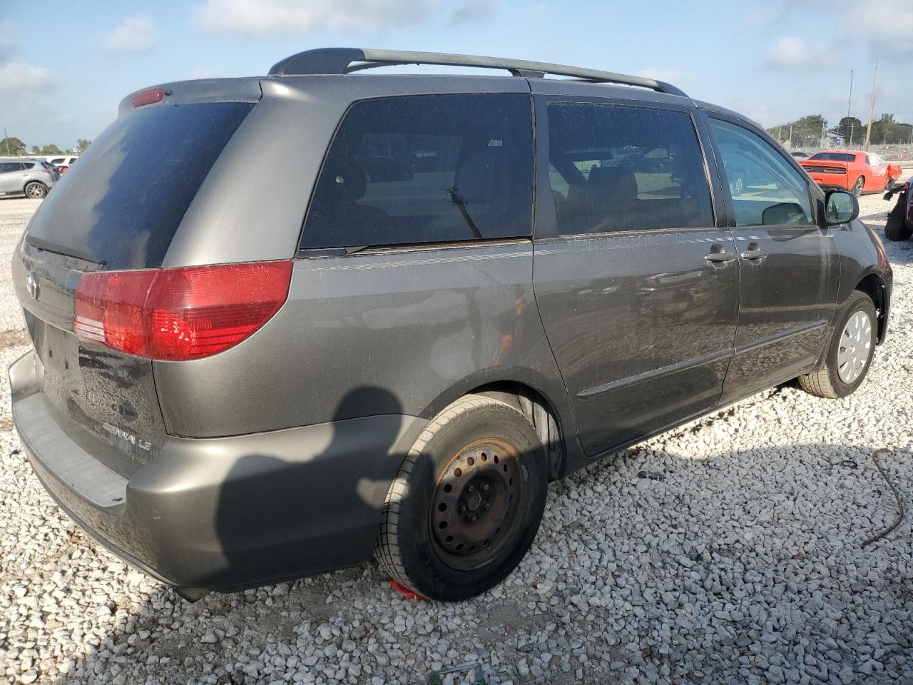 2005 Toyota Sienna - Image 3