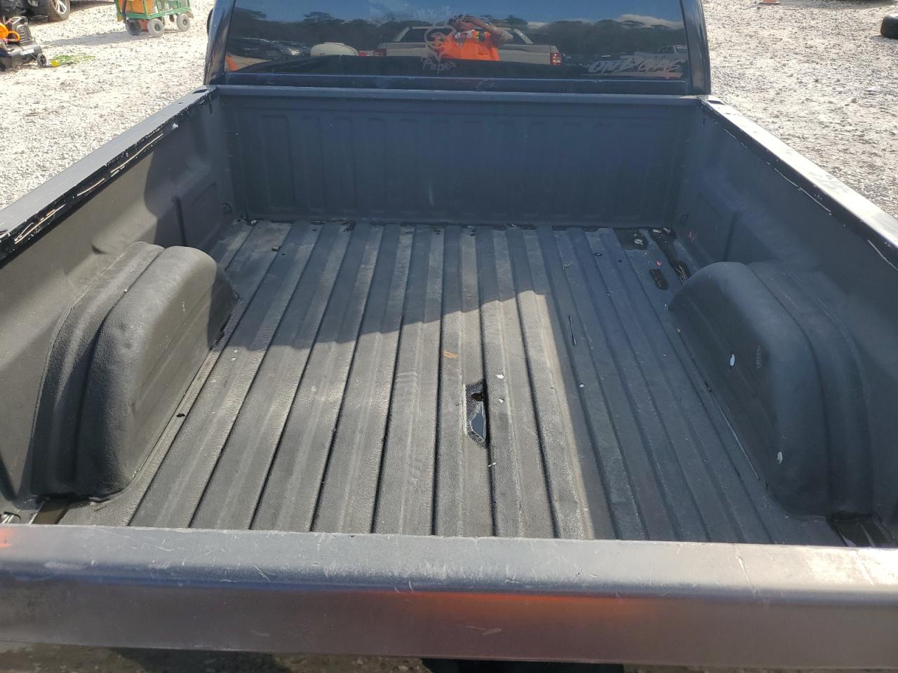 2005 Chevrolet Silverado - Image 10