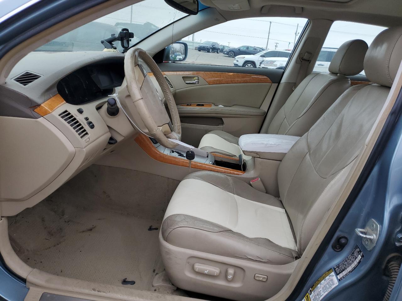 2005 Toyota Avalon - Image 7