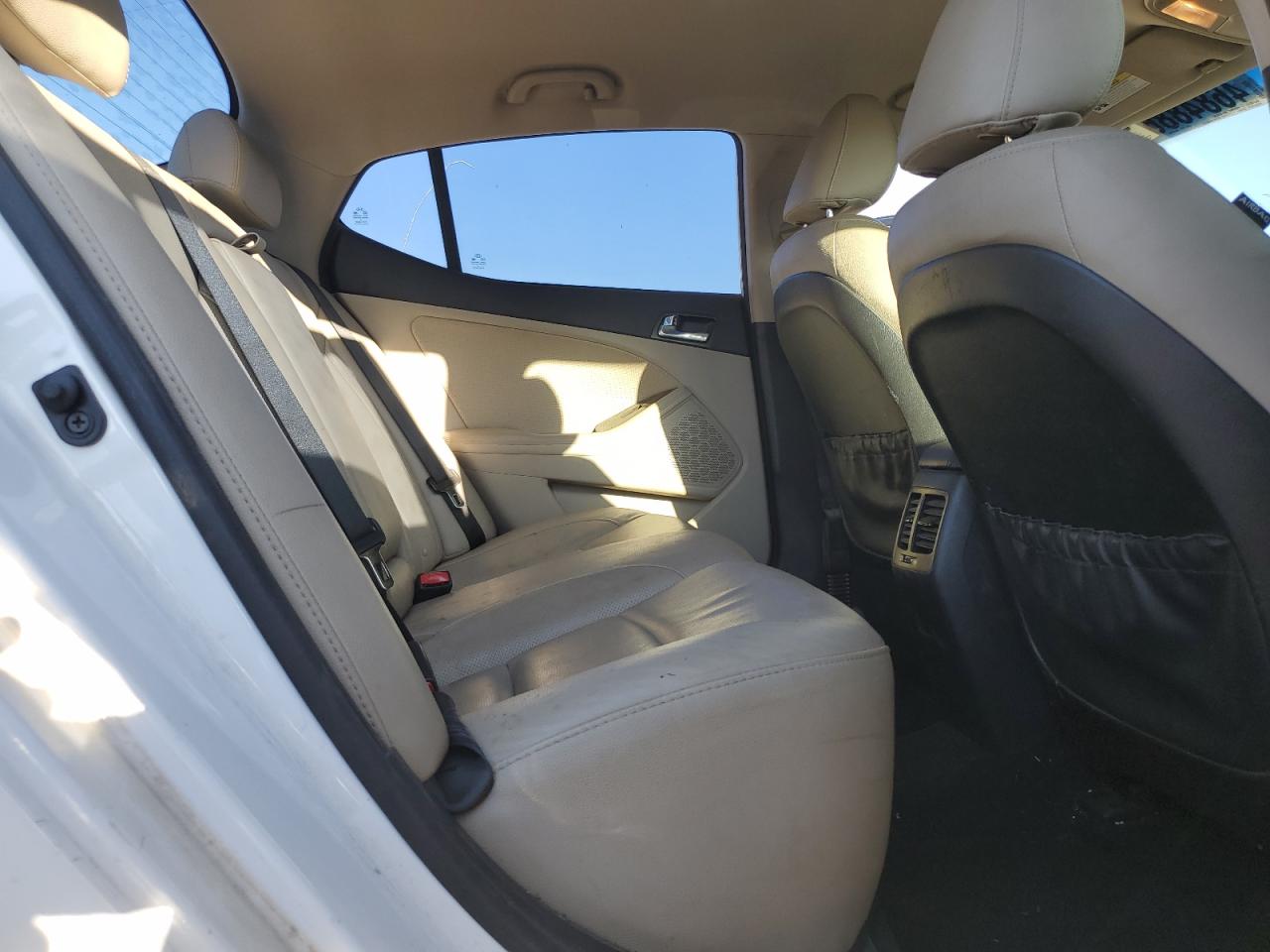 2015 Kia Optima - Image 10