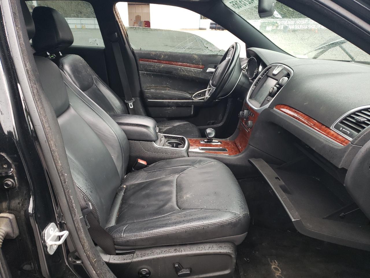 2014 Chrysler 300 - Image 7