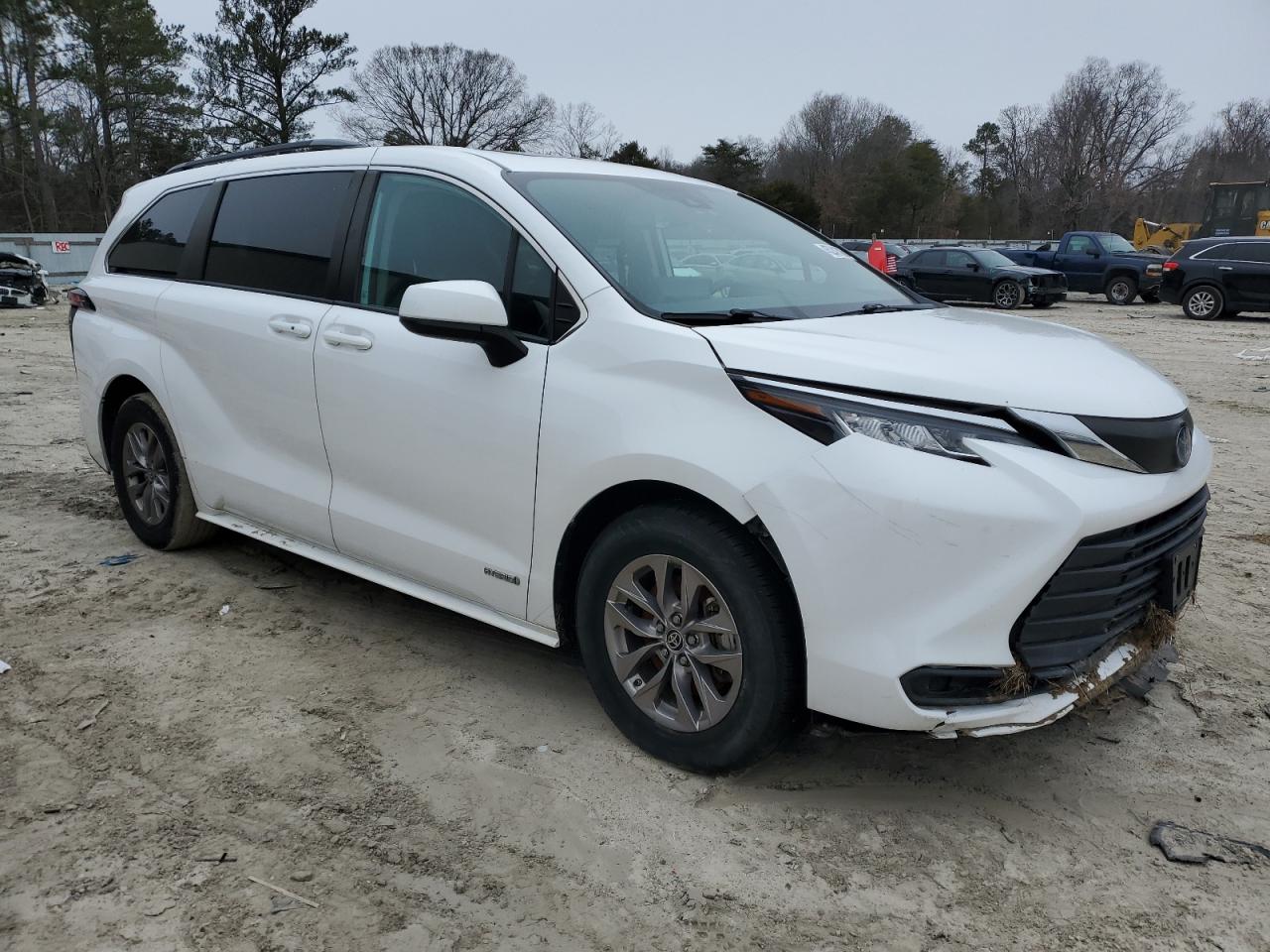 2021 Toyota Sienna - Image 4