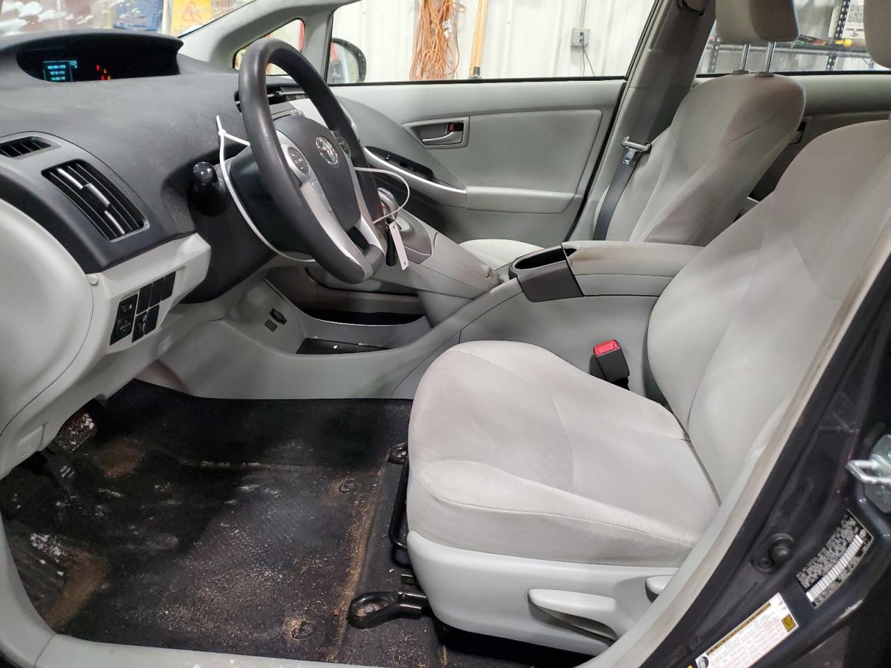 2013 Toyota Prius - Image 7