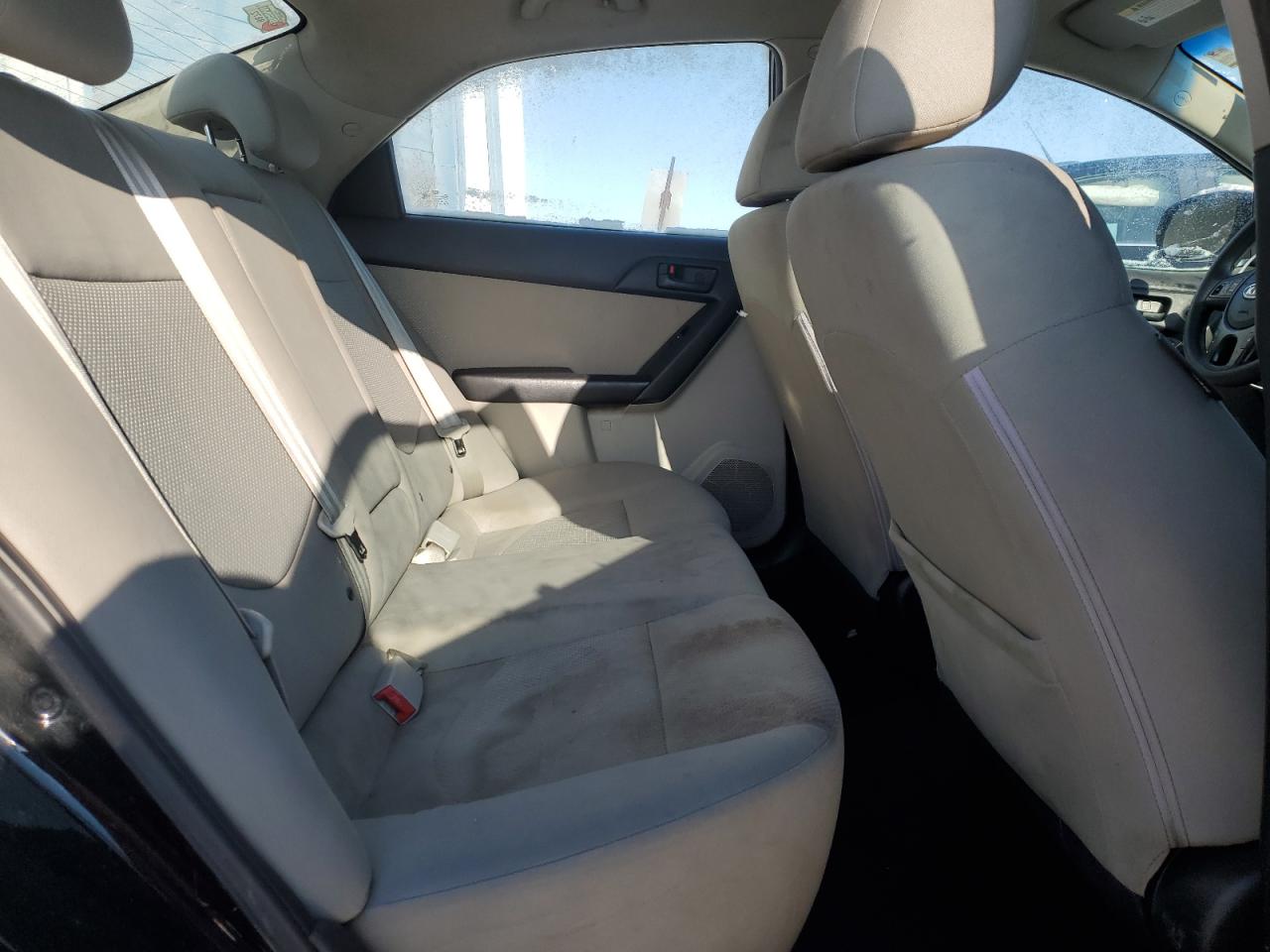 2010 Kia Forte - Image 10