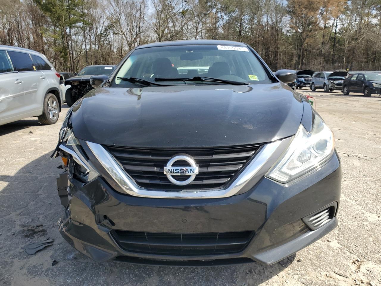 2017 Nissan Altima - Image 5