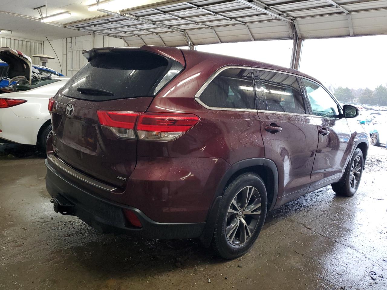 2018 Toyota Highlander - Image 3