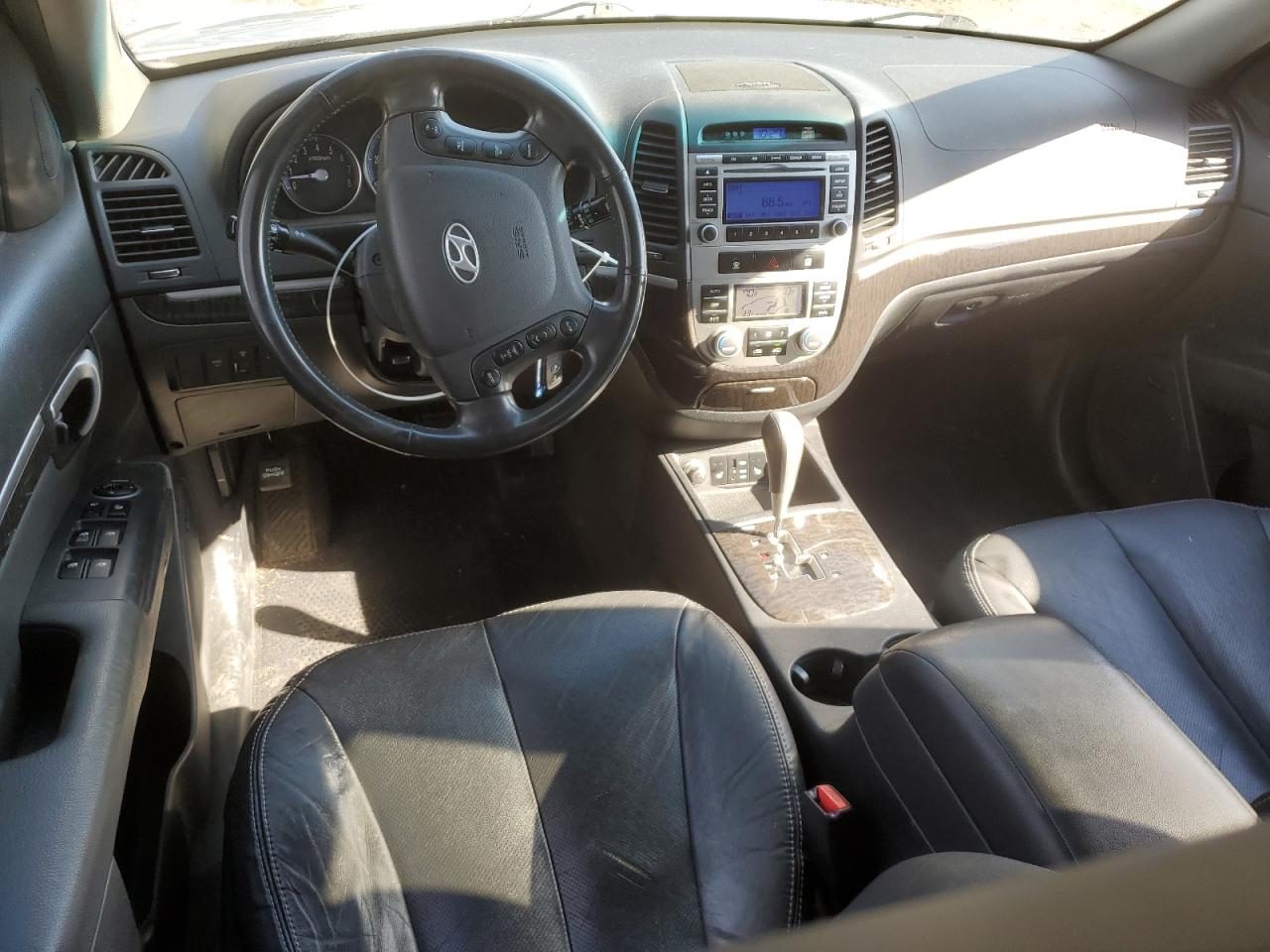 2009 Hyundai Santa Fe - Image 8