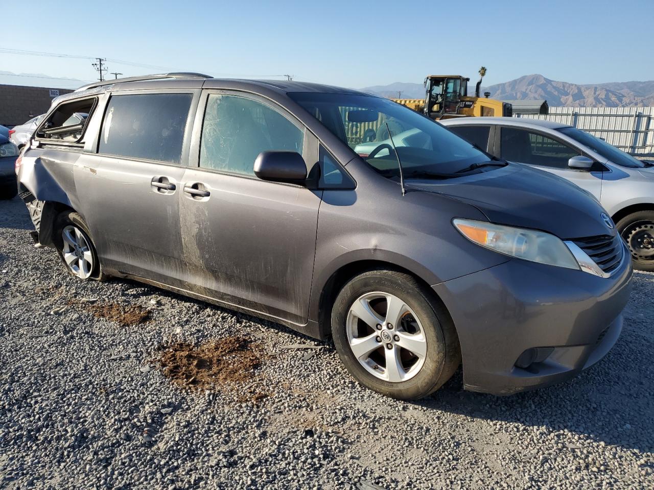 2013 Toyota Sienna - Image 4