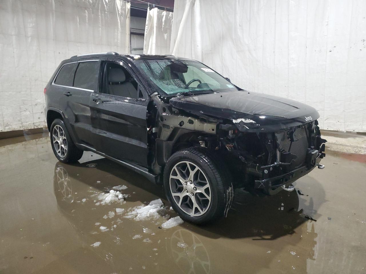 2018 Jeep Grand Cherokee - Image 4