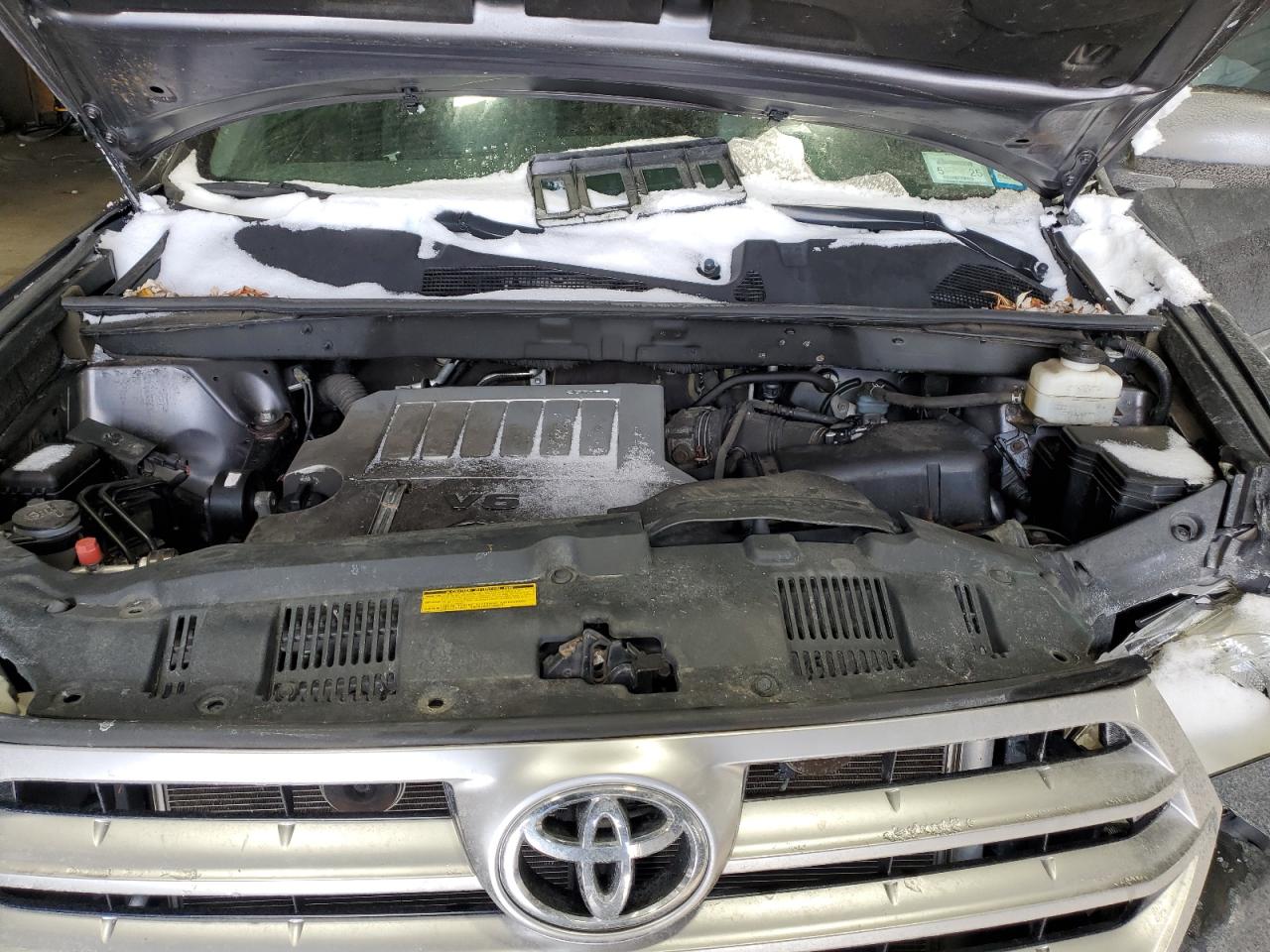 2012 Toyota Highlander - Image 12