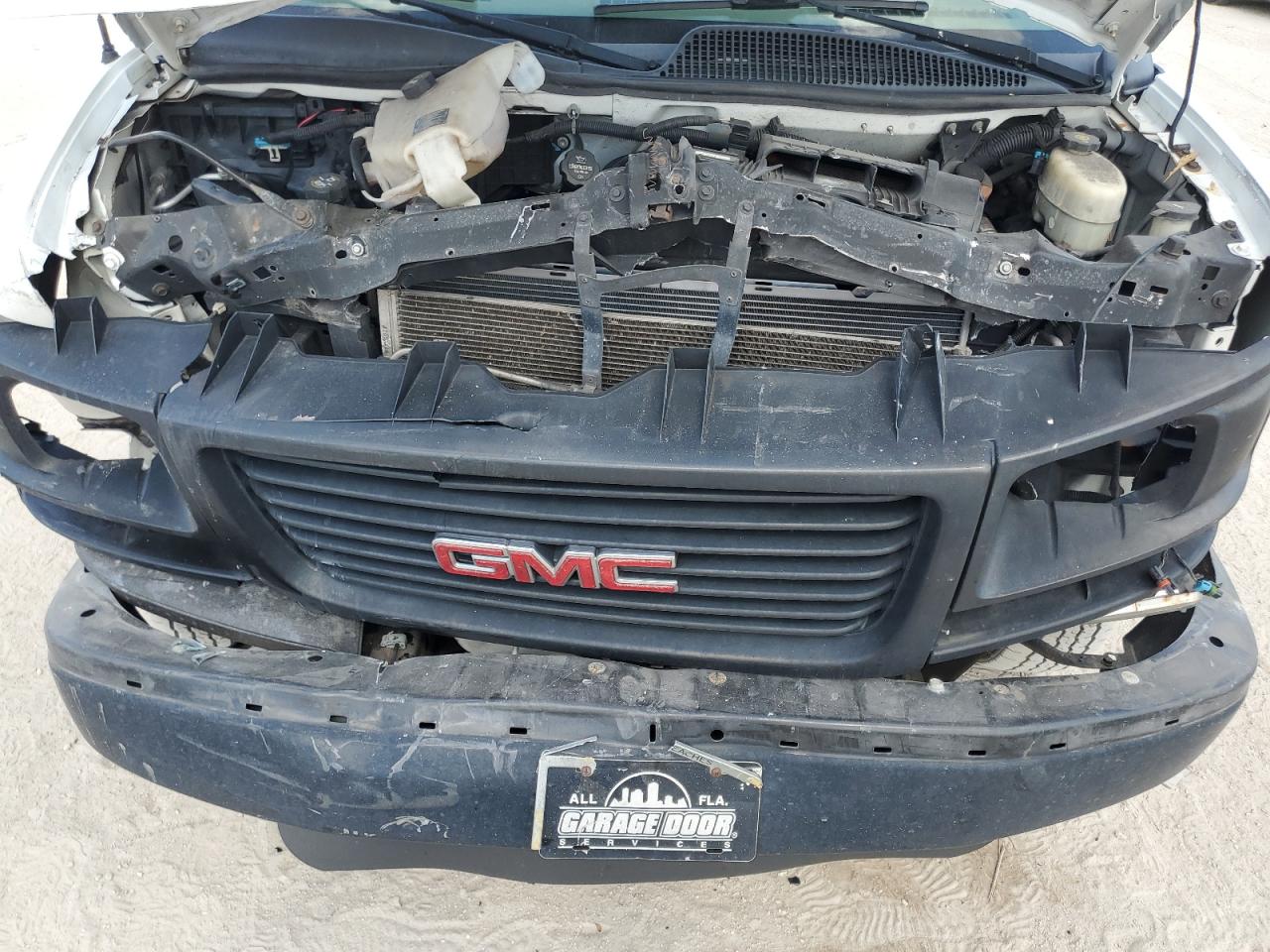 2016 GMC Savana - Image 13