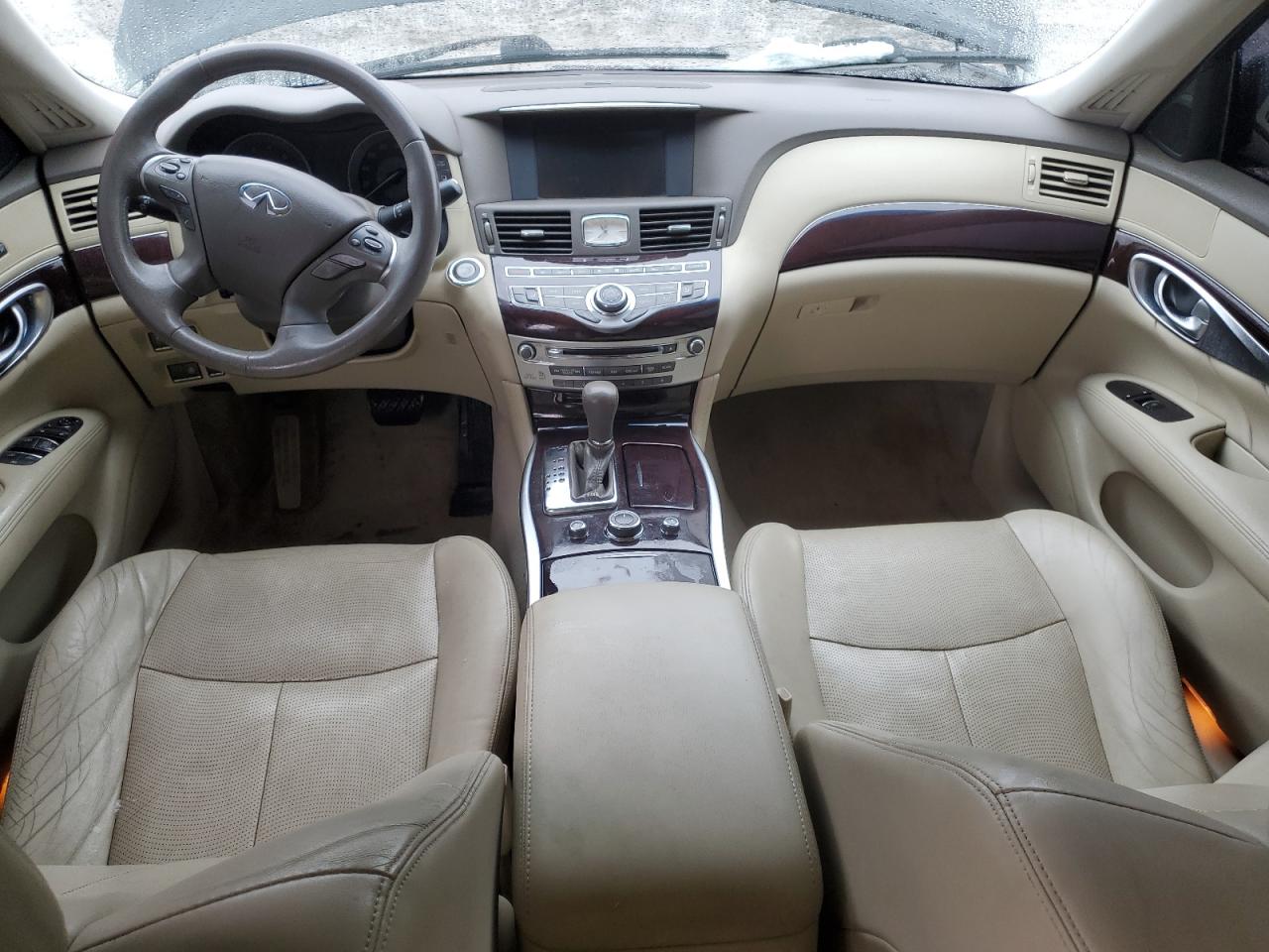 2012 Infiniti M - Image 8