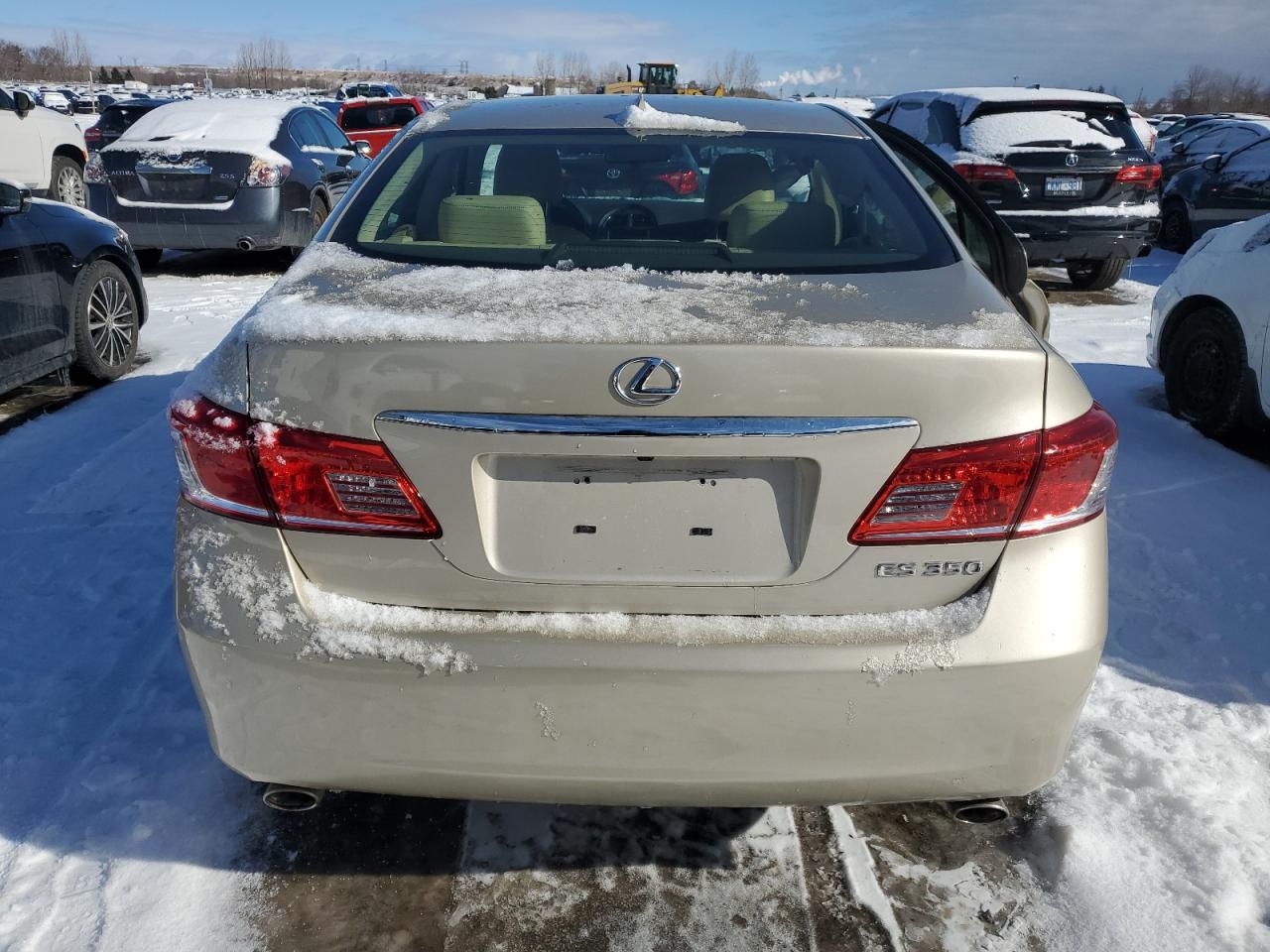 2011 Lexus ES - Image 6