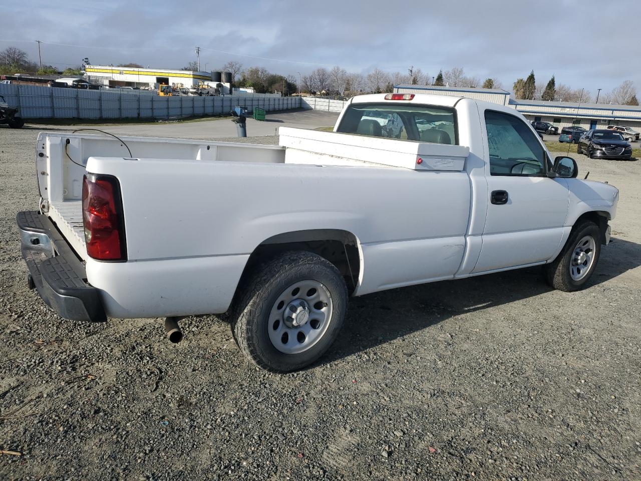 2007 Chevrolet Silverado - Image 3