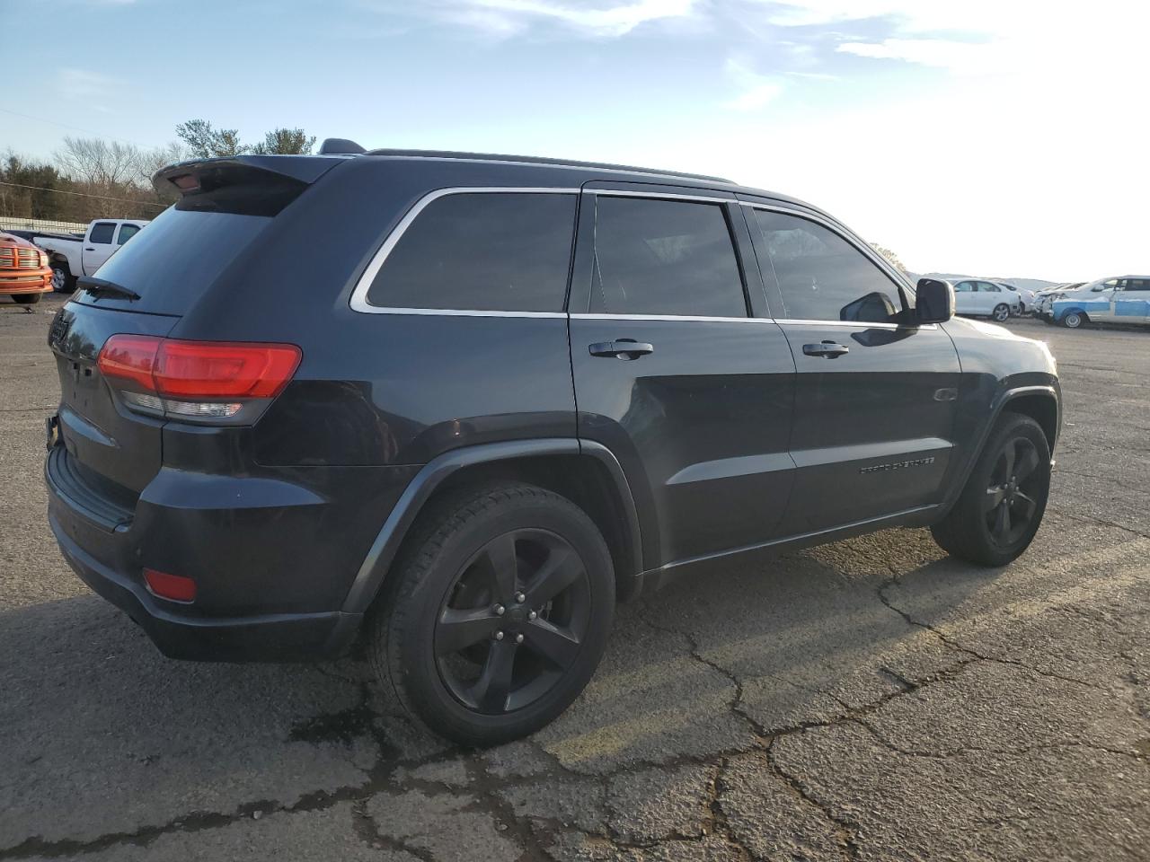 2015 Jeep Grand Cherokee - Image 3