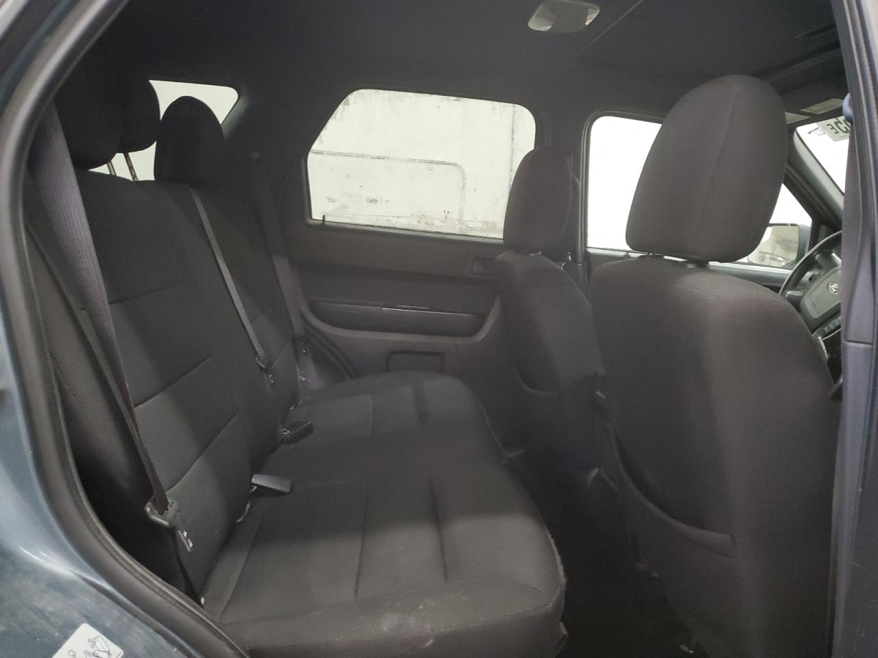 2010 Ford Escape - Image 11