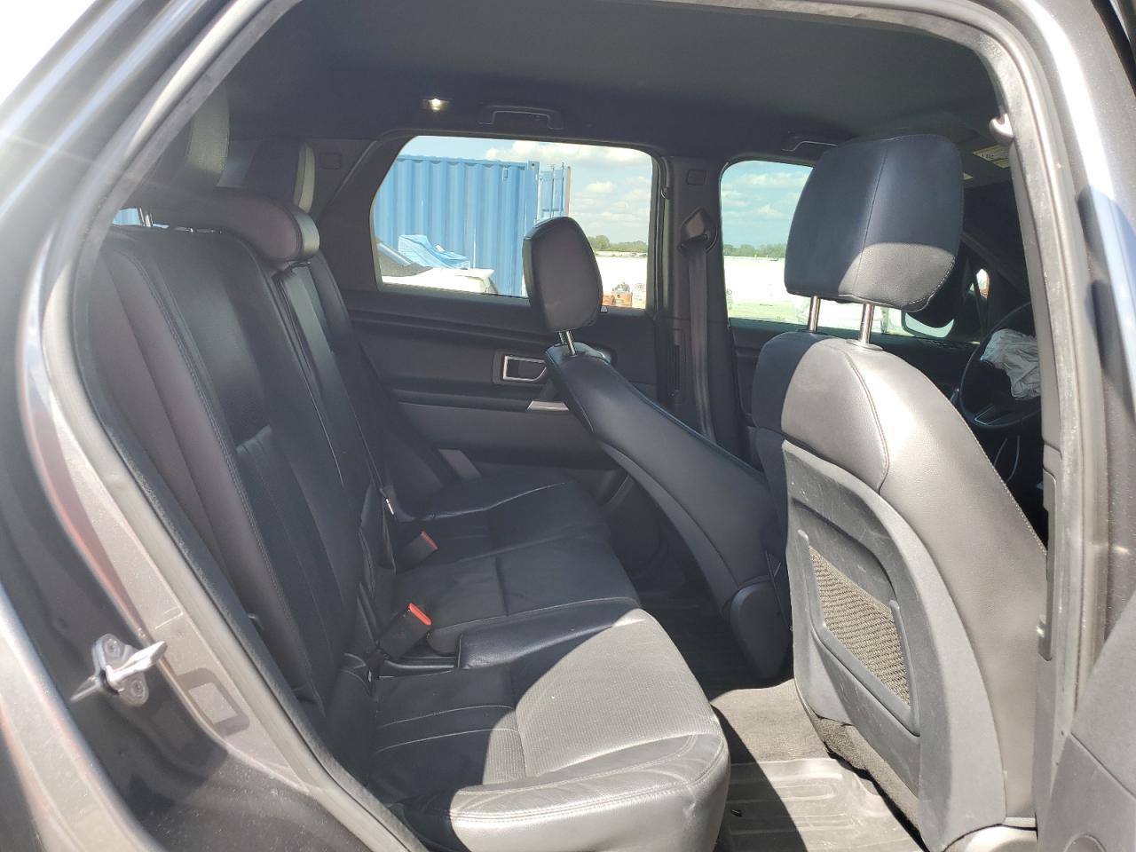2018 Land Rover Discovery - Image 11