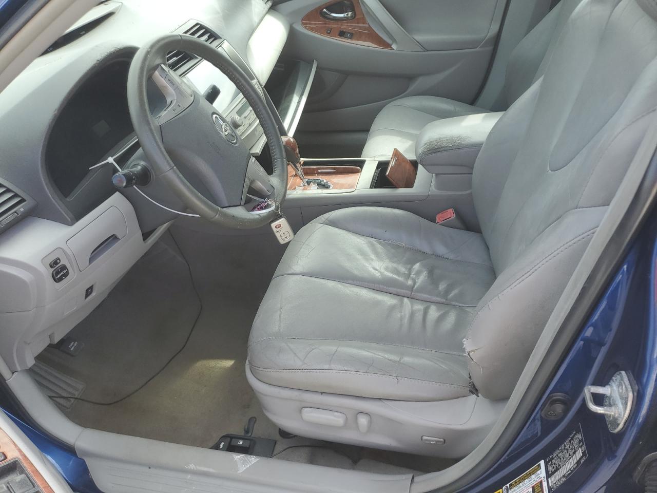 2010 Toyota Camry - Image 7