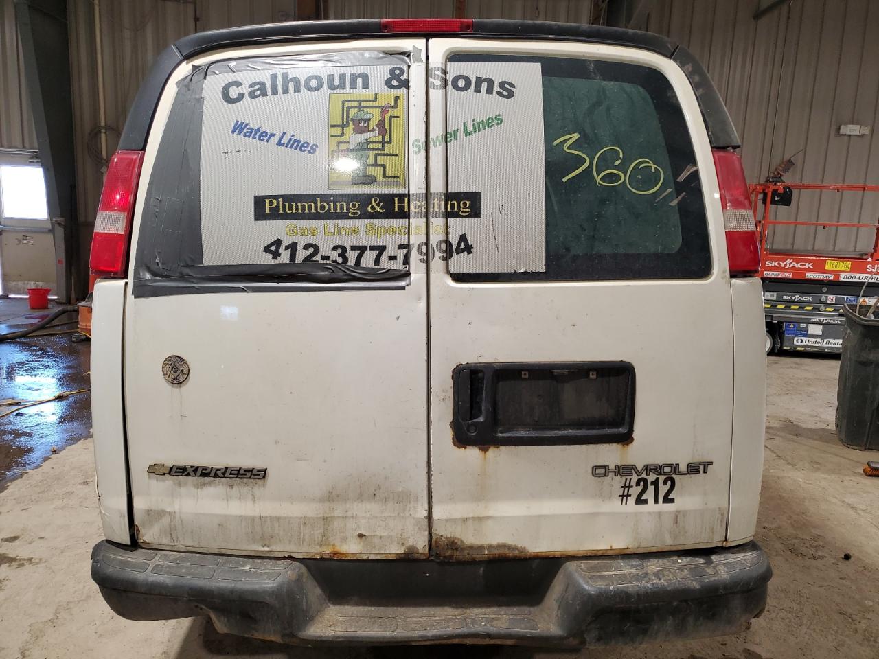 2003 Chevrolet Express - Image 6