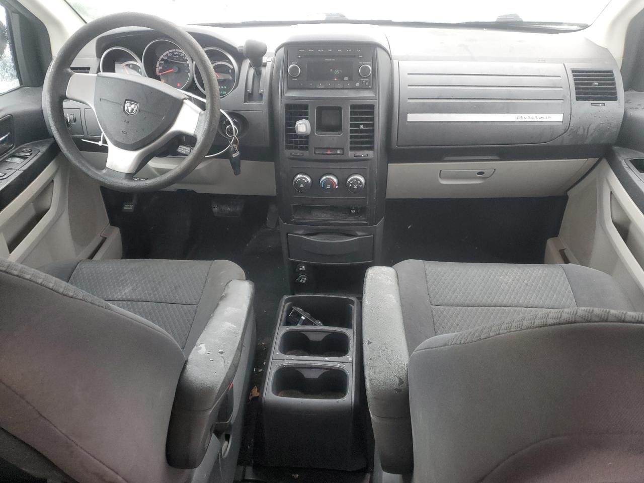 2010 Dodge Caravan - Image 8
