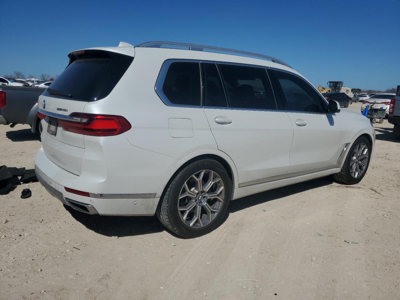 2020 BMW X7 - Image 3