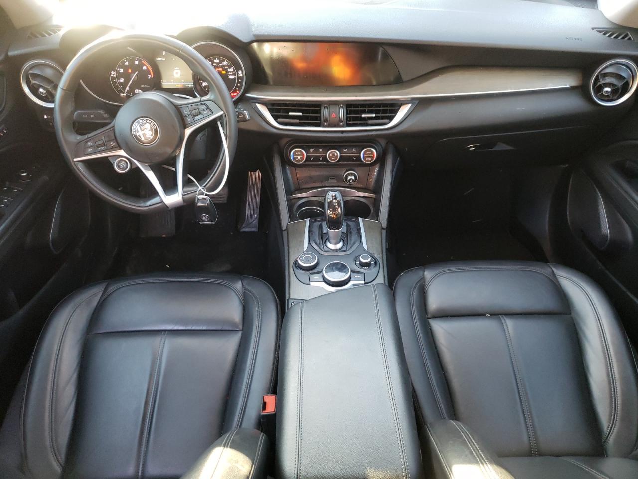 2018 Alfa Romeo Stelvio - Image 8