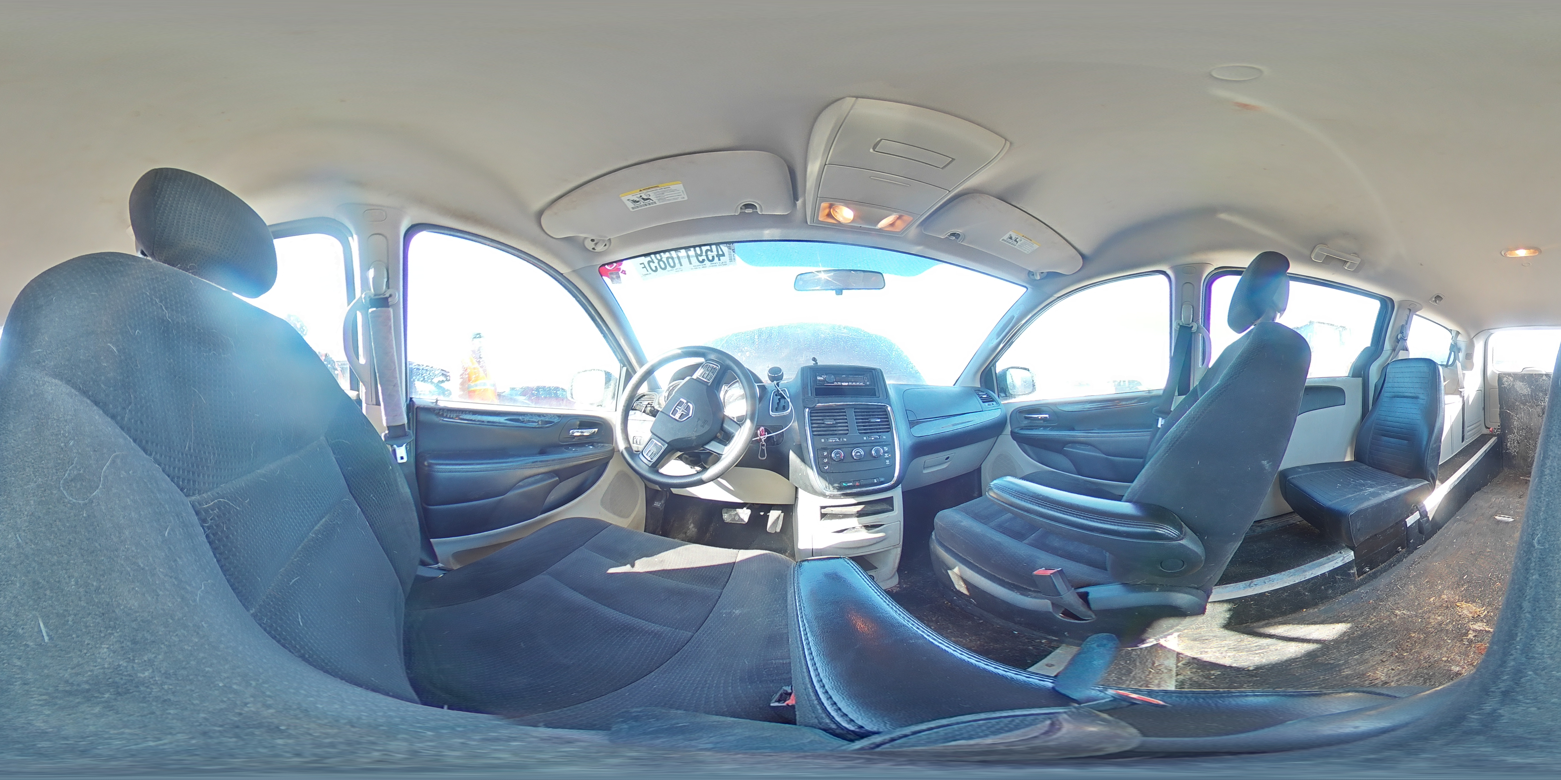 2014 Dodge Caravan - Image 15