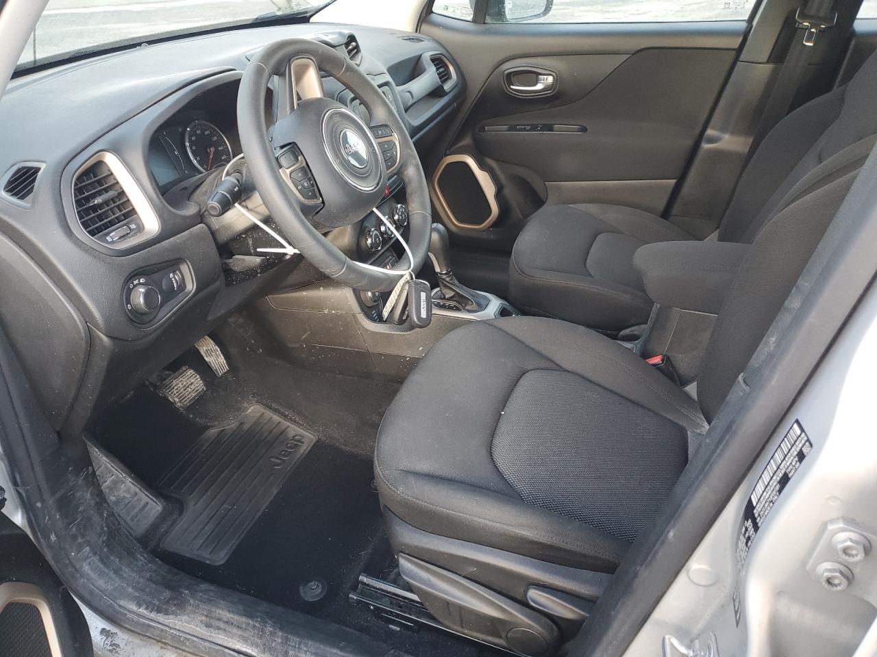 2016 Jeep Renegade - Image 7