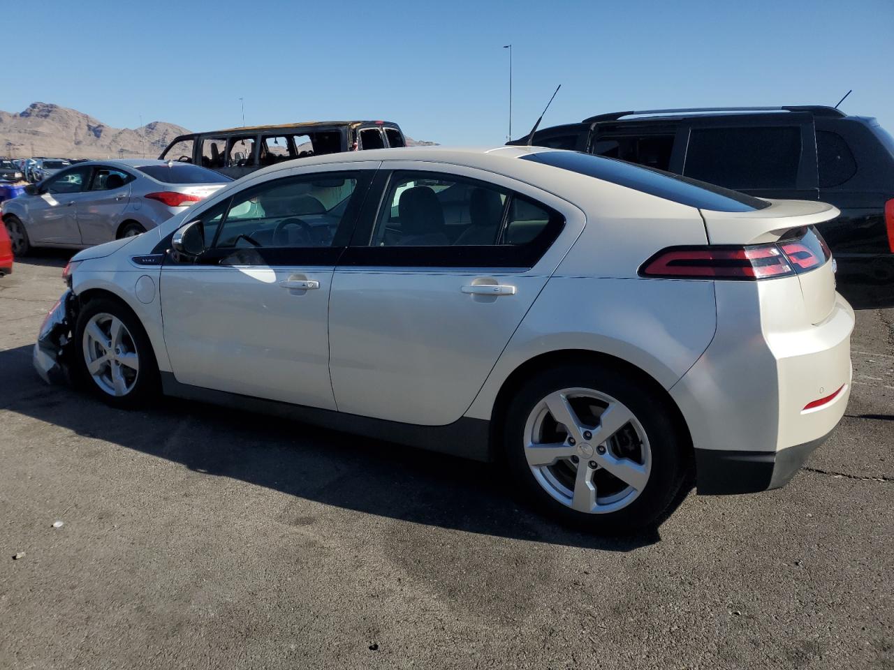 2014 Chevrolet Volt - Image 2