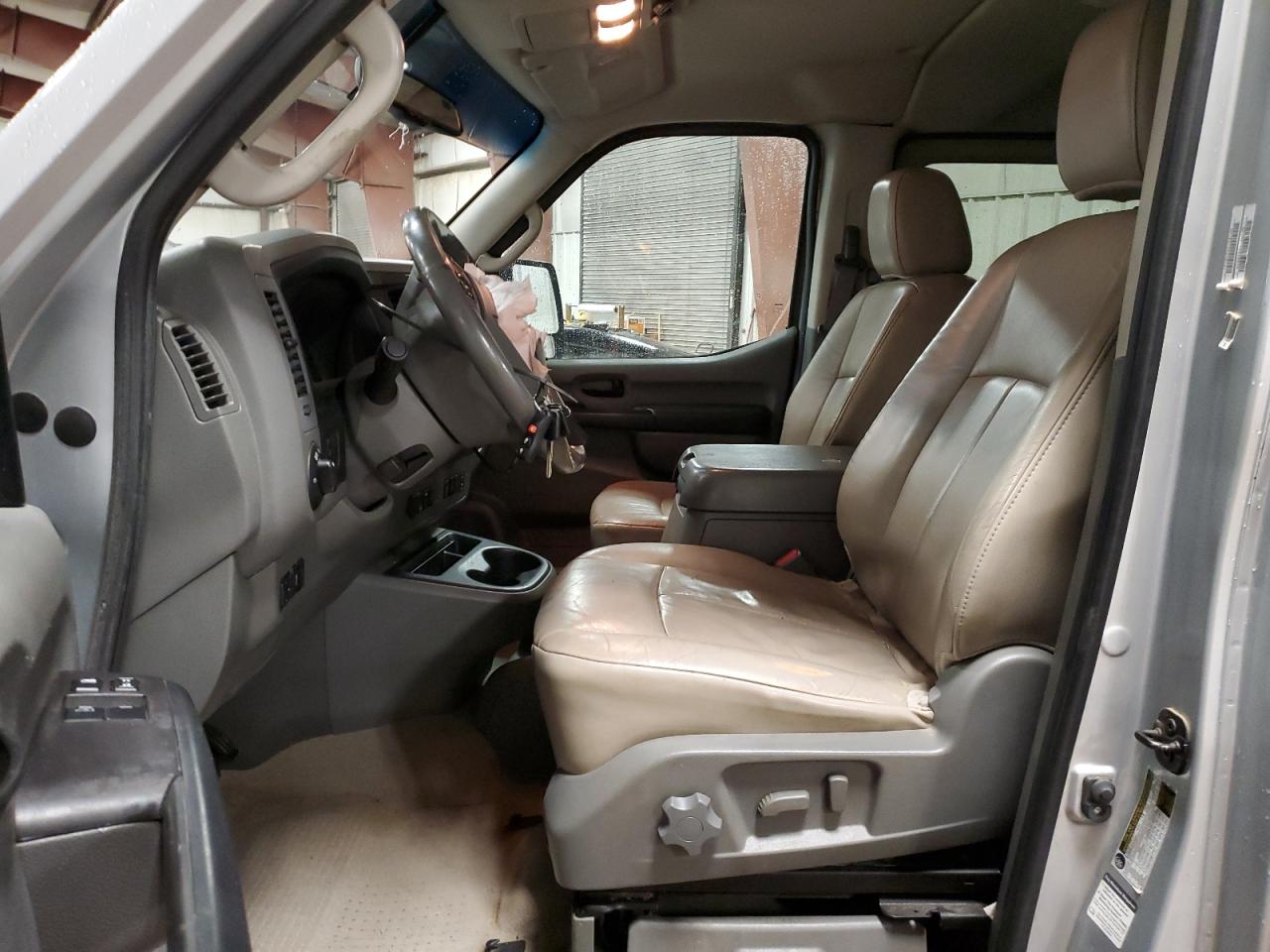 2015 Nissan NV - Image 7