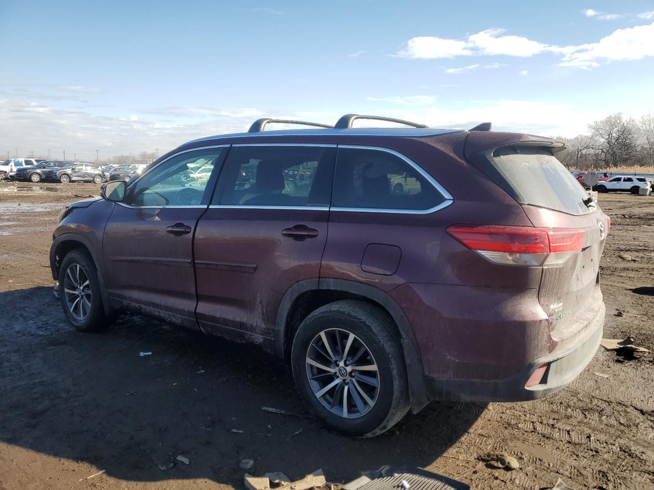 2017 Toyota Highlander - Image 2