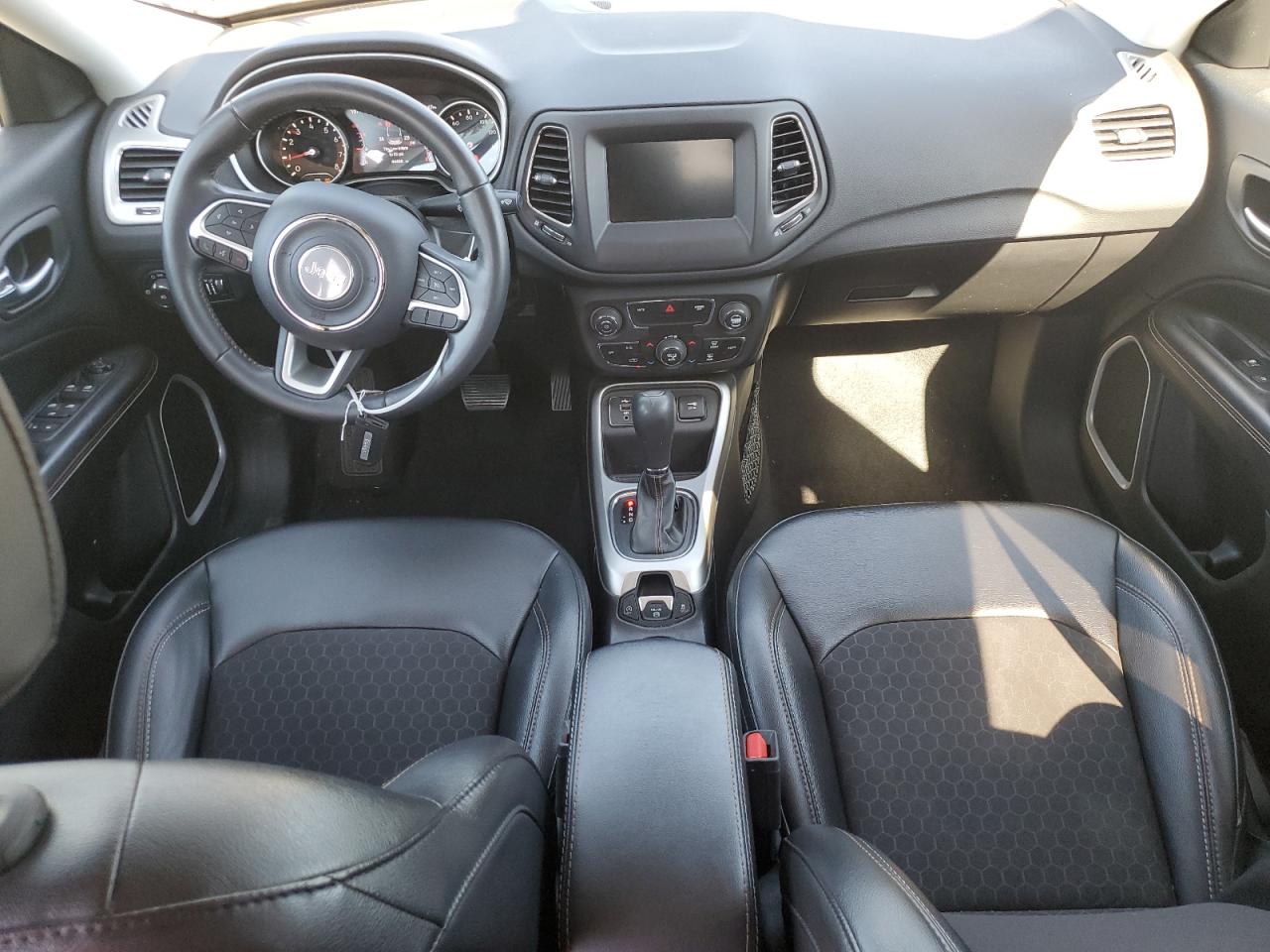 2019 Jeep Compass - Image 8