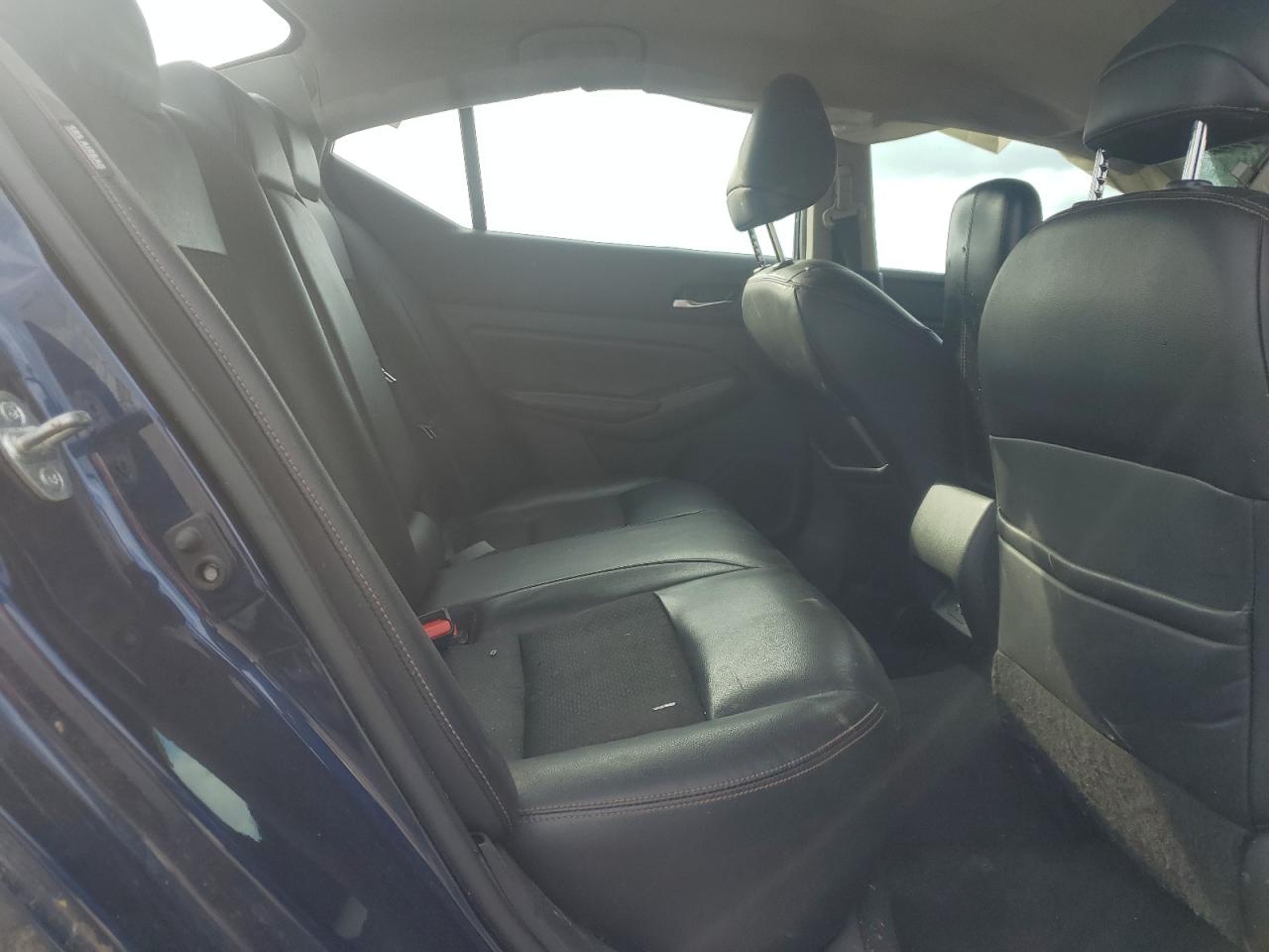 2021 Nissan Altima - Image 10