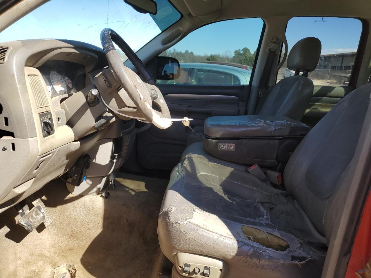 2005 Dodge RAM - Image 7