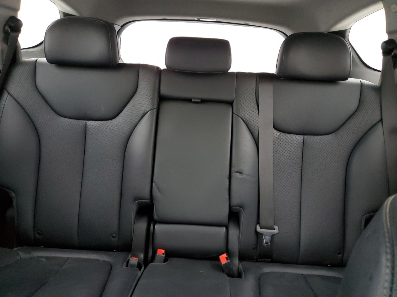2019 Hyundai Santa Fe - Image 10