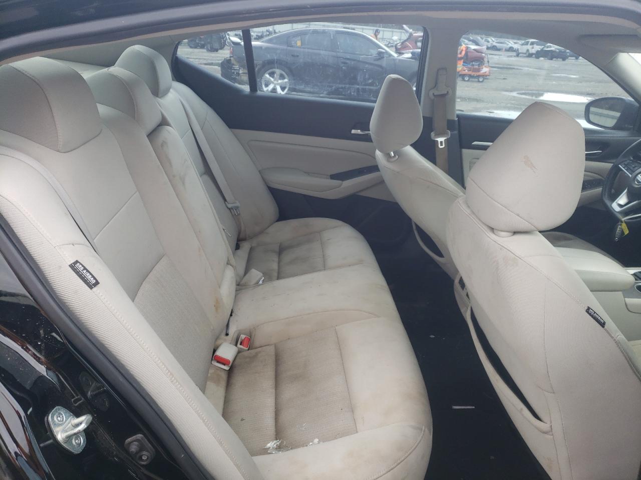 2019 Nissan Altima - Image 10