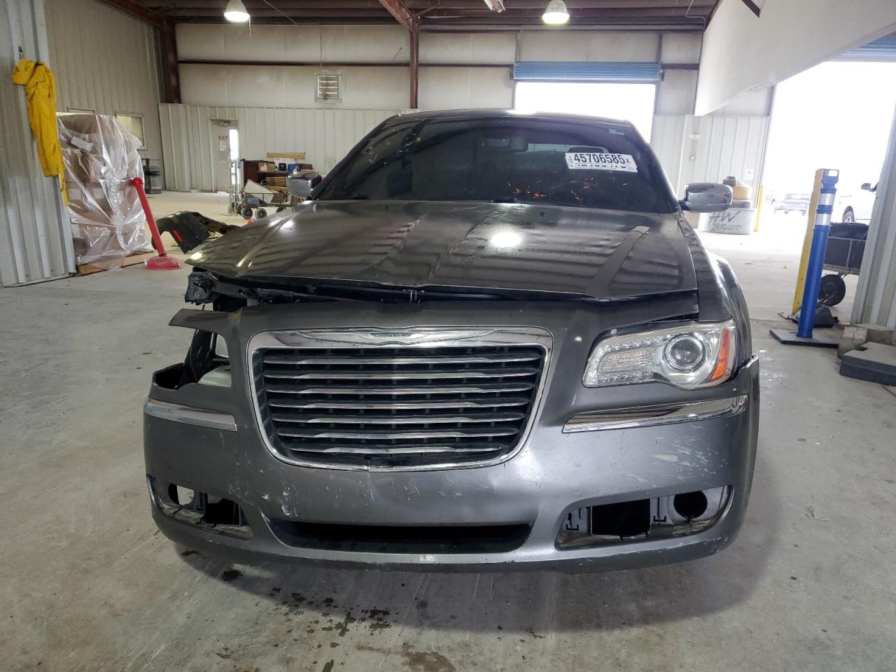 2011 Chrysler 300 - Image 5
